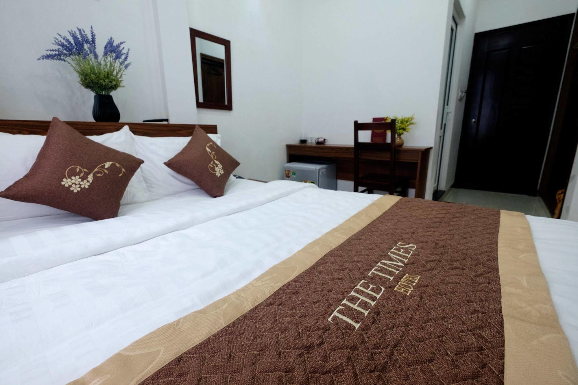 The Times Hotel Hue Exterior foto